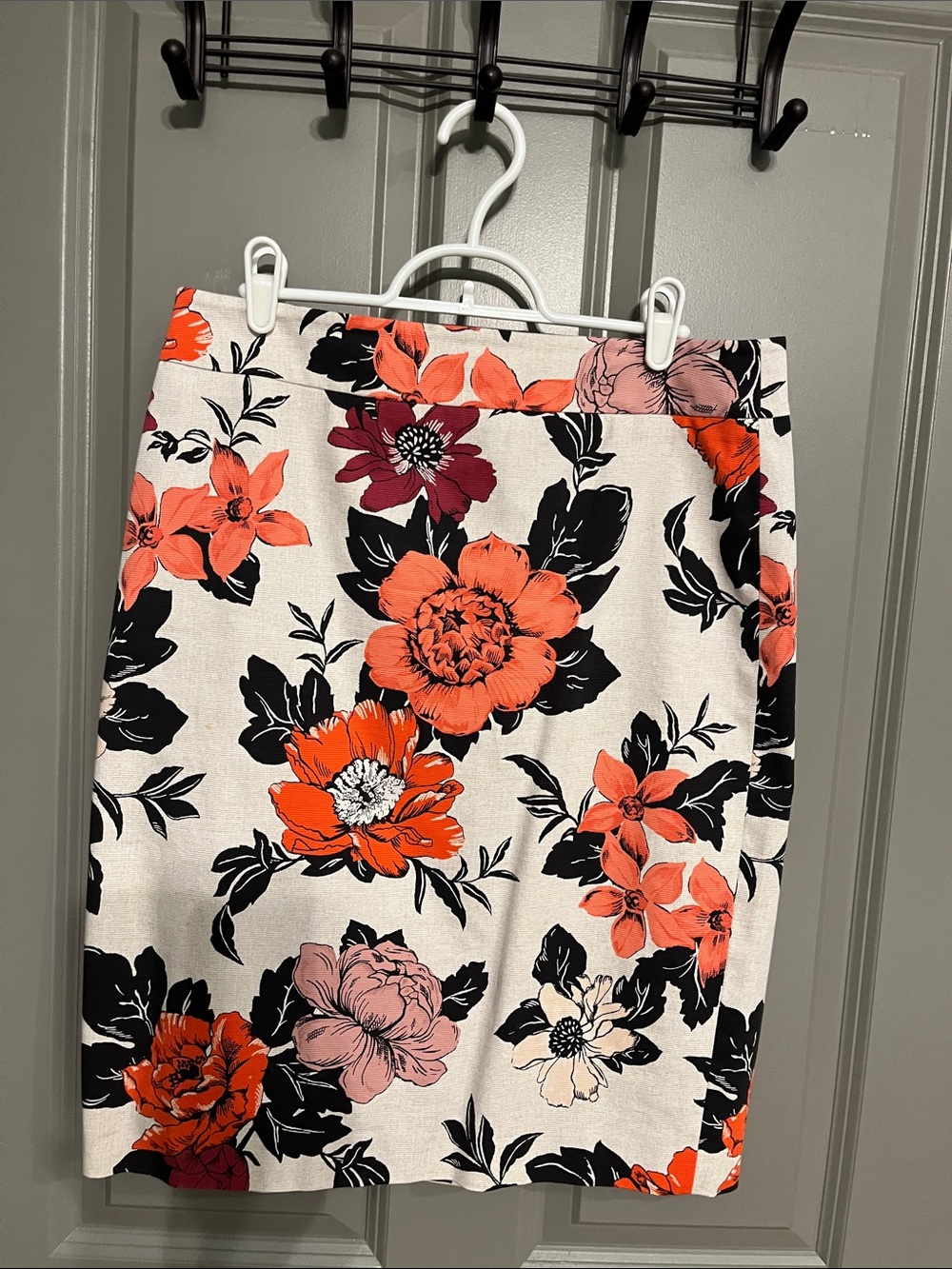 Ann Taylor Coral & Black Floral Pencil Skirt